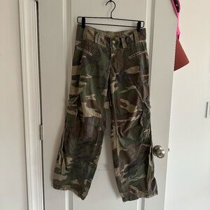Abercrombie + Fitch Vintage Y2K Baggy Cargo Camo Pants